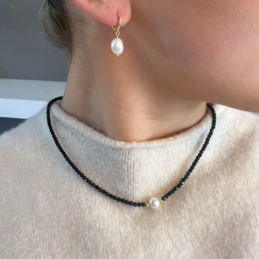 Black and pearl beaded choker