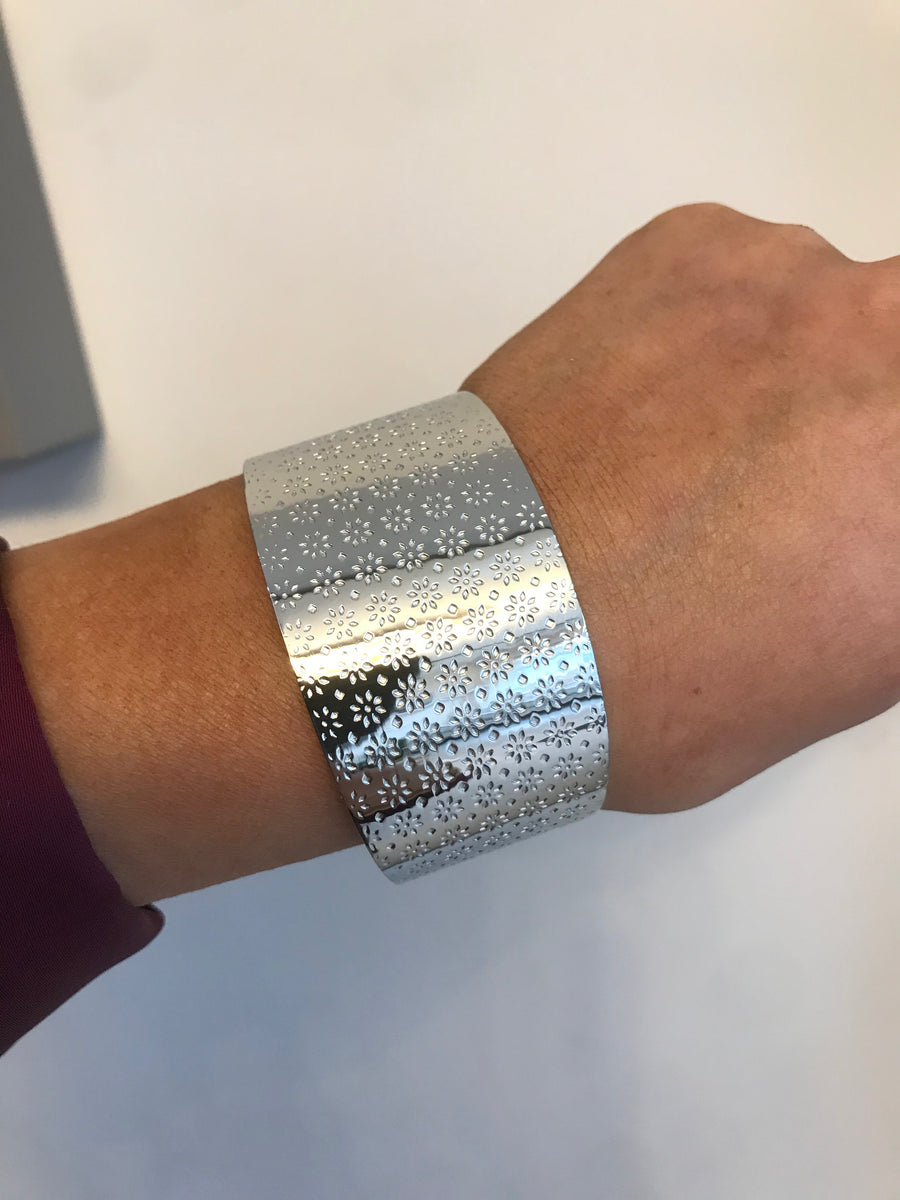 Flower Embossed Bangle