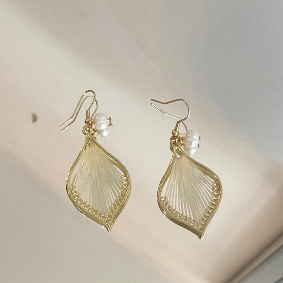 Gold /White Earring with Freshwater Pearl
