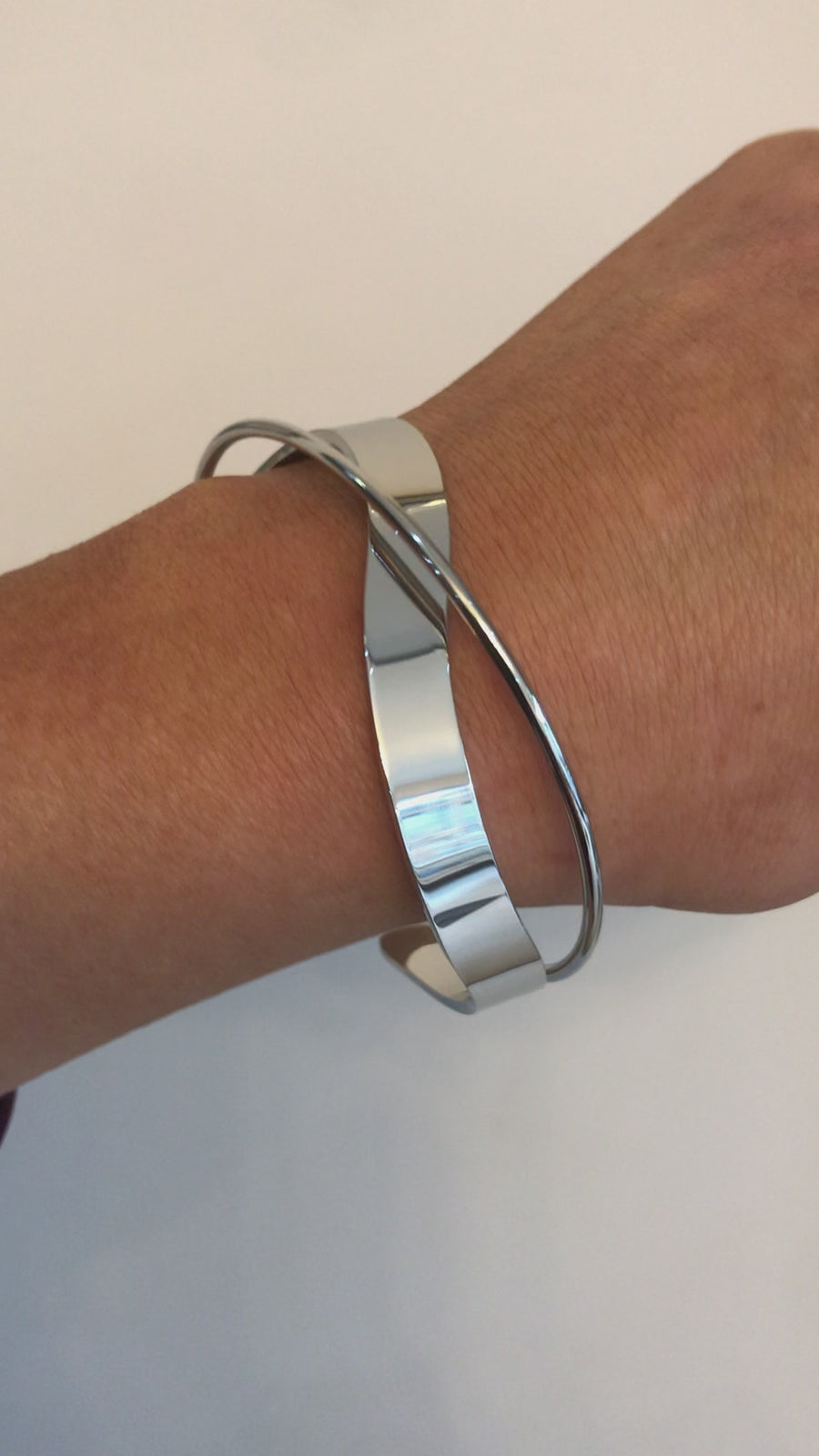 Double wave Bangle